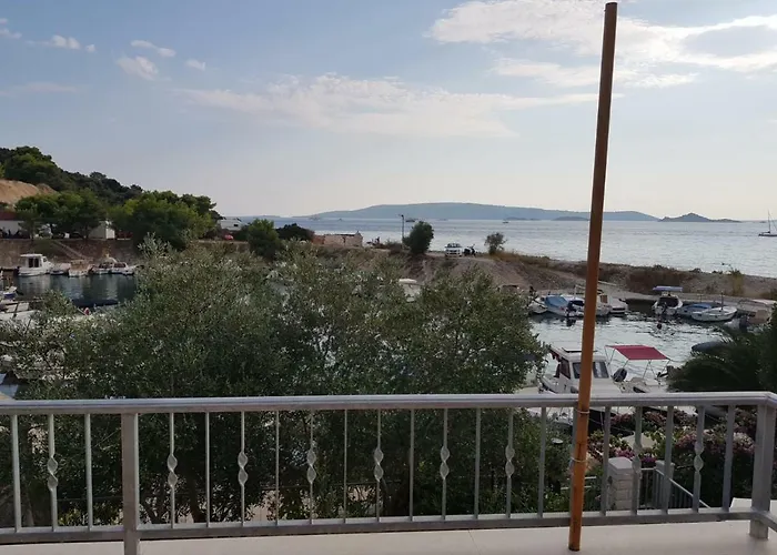 Nino Donji Okrug (Ciovo)